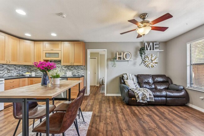 Building Photo - 1624 Aquarena Springs Dr