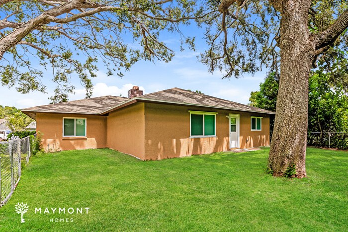 Building Photo - 3122 47th Ave E