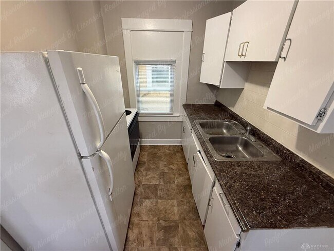 Building Photo - 1133 Linda Vista Ave