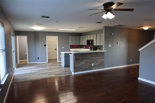 Building Photo - 1714 Elm St