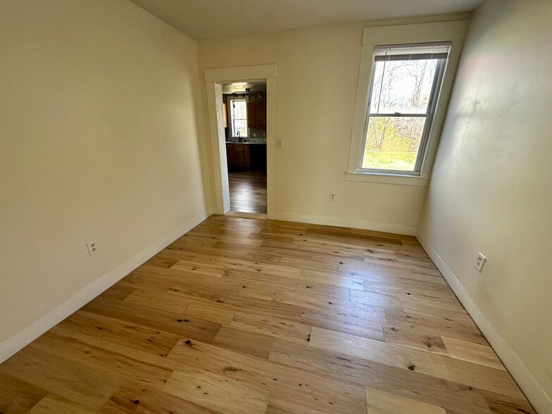 Dining - 44 Kansas Rd