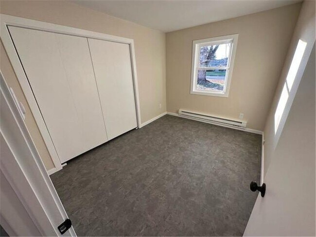 Building Photo - 205 NE 5th St