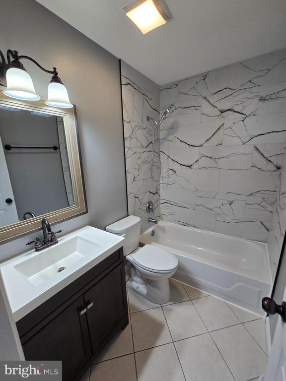 Building Photo - 36 Gatehouse Ln