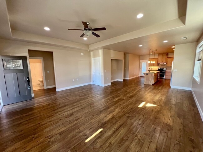 Building Photo - 449 Eagle Rock Dr