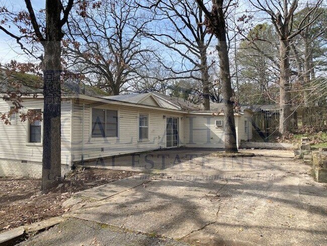 Building Photo - Park Hill Bungalow