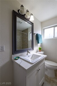 Building Photo - 2305 Santa Paula Dr