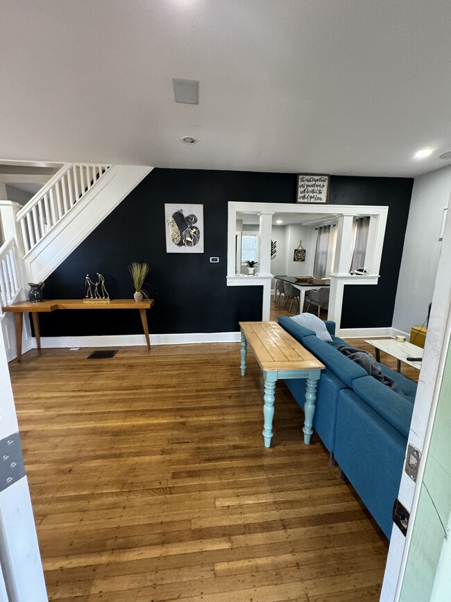 Building Photo - 1230 N Kealing Ave