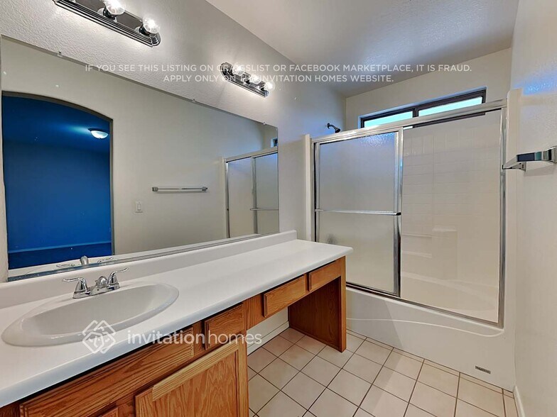 Building Photo - 3909 N 103rd Dr