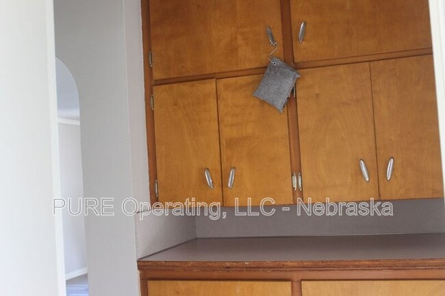 Building Photo - 670 S 69th St