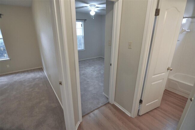 Building Photo - 1803 Timberwood Dr