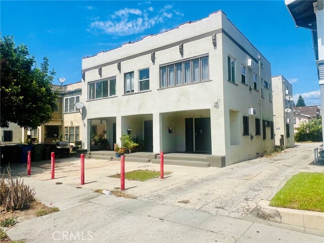 Building Photo - 601 W 41st St