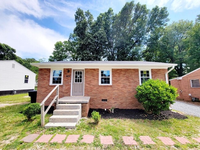Primary Photo - 3 Bed 1 Bath Newly Remodeled Home in Burli...