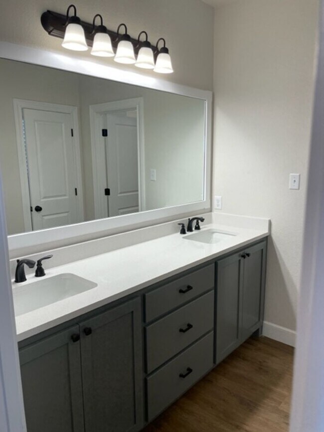 Building Photo - 7339 Mountain View Rd