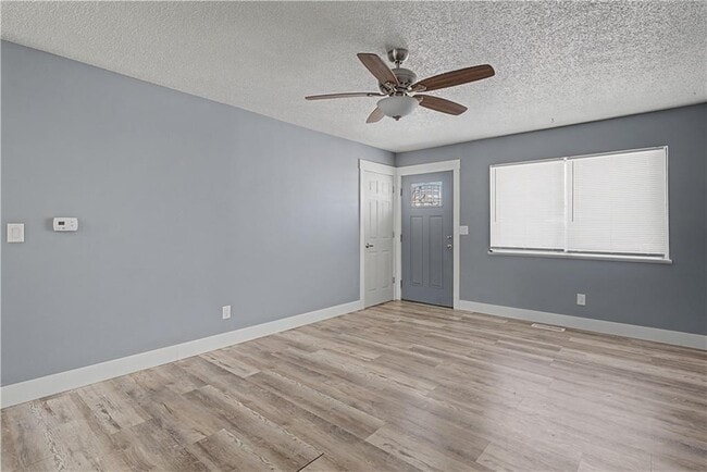 Building Photo - 348 N 14th St