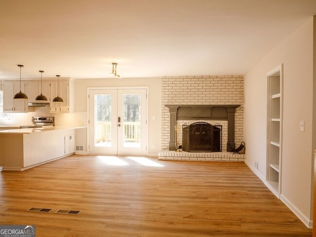 Building Photo - 95 Simpson Dr NE