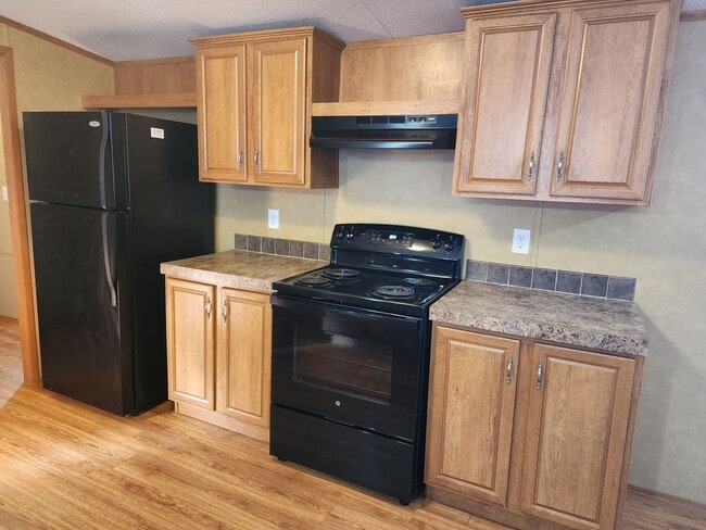 Building Photo - 306 E Spruce St