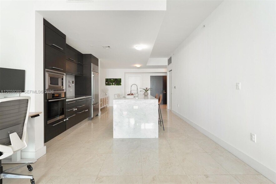 Building Photo - 900 Biscayne Blvd