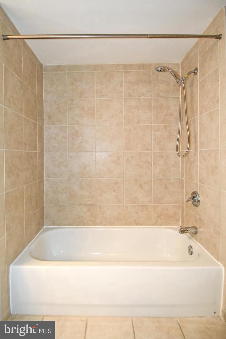 Building Photo - 851 N Glebe Rd