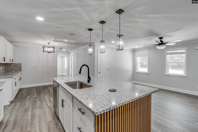 Building Photo - 2327 Willow St