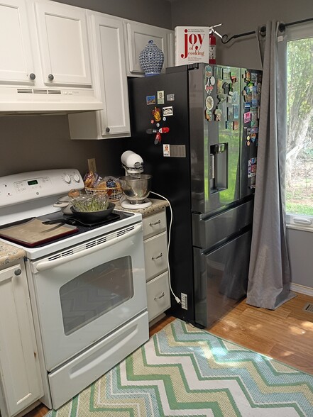 Building Photo - 2210 S Laurelwood Cir