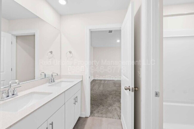 Building Photo - 1225 Colgher St