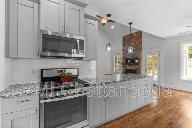 Building Photo - 8229 Pierpoint Dr
