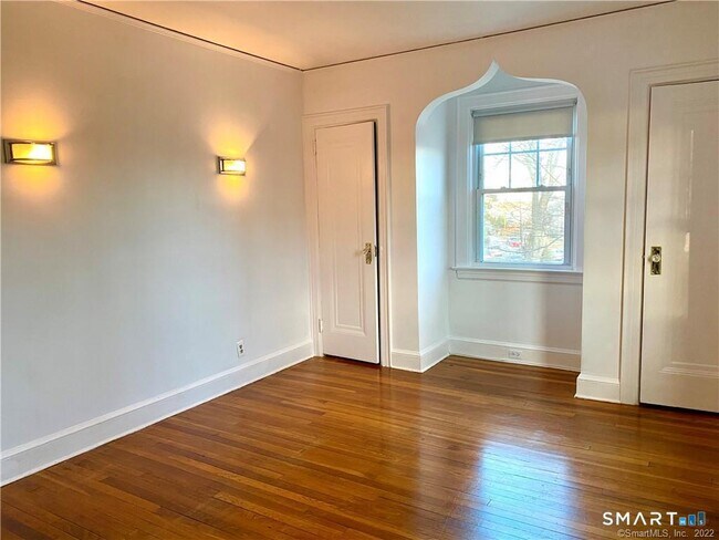 Building Photo - 43 Mohegan Ave