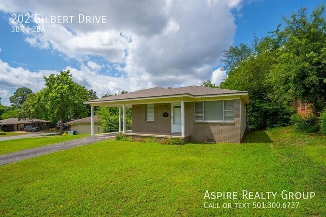 Building Photo - 202 Gilbert Dr