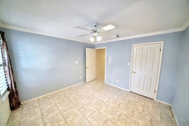 Building Photo - Executive Home in Greenshire with Luxurious Updates and Spacious Outdoor Living - Agent Commissio...