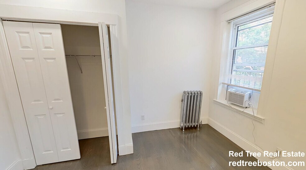 Building Photo - 52 Queensberry St