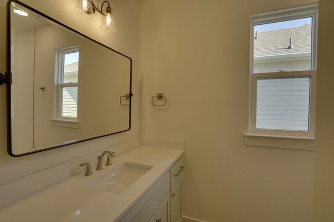 Building Photo - 112 Cardinal Wds