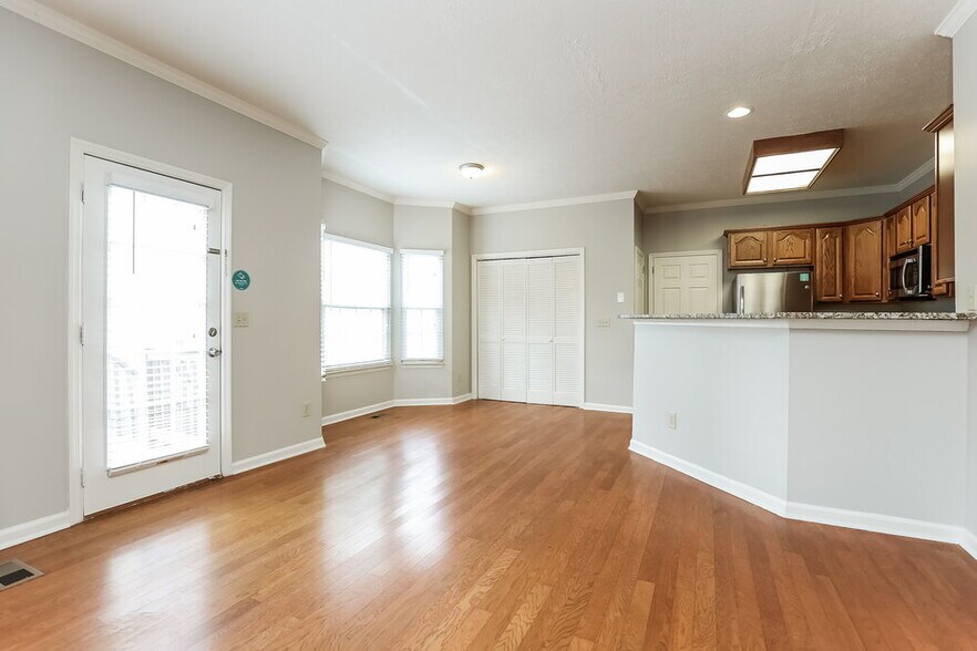 Building Photo - 1472 Aaronwood Dr