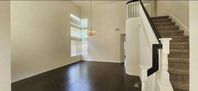 Building Photo - Beautiful Home in the Heart of Mission Viejo!