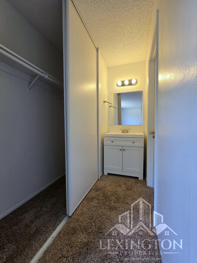 Building Photo - Charming 3BD, 1BA, Home with Modern Upgrades in Antelope, CA