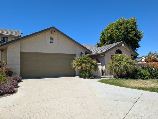 Primary Photo - 274 Tempus Cir