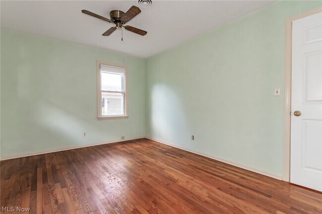 Building Photo - 8279 Westmoor Rd