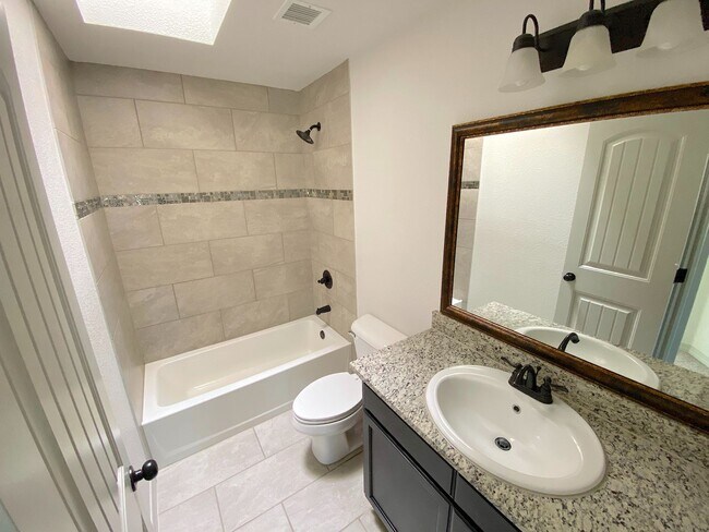 Building Photo - East El Paso 4 bed Refirg A/C