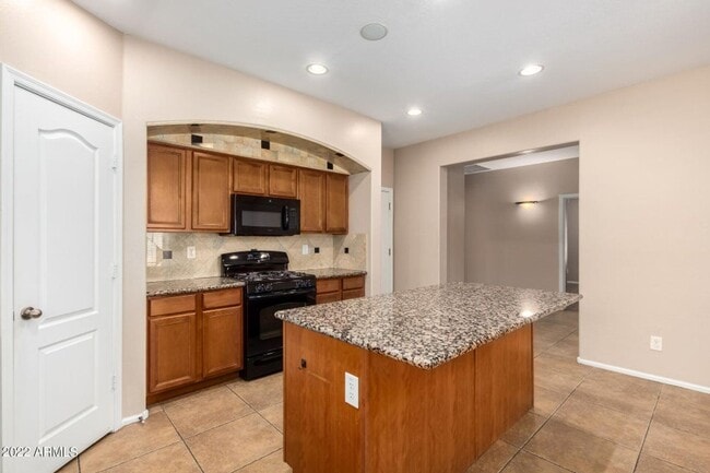 Building Photo - Gorgeous 4 Bedroom Home w/Energy Saving Solar