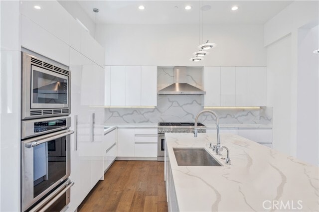 Building Photo - 332 Avenue E