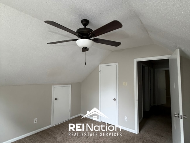 Building Photo - 7057 Hillshire Dr