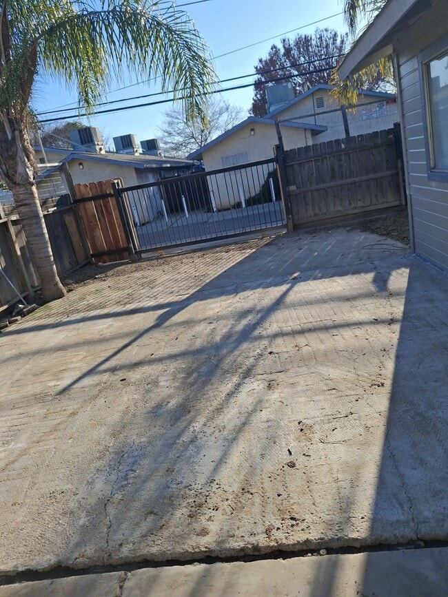 Building Photo - NEWLY RENOVATED 1BD 1BTH!! ALL UTILITIES INCLUDED! APPLY NOW!!