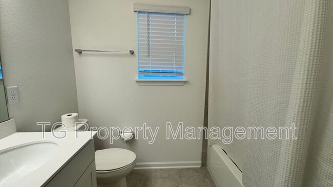 Building Photo - 117 Crew Ct