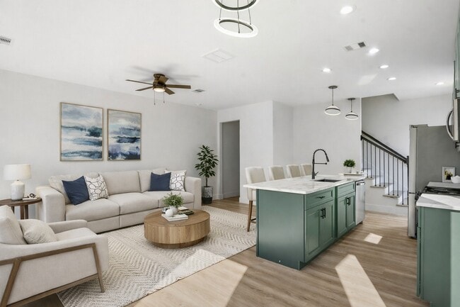 Building Photo - 1313 Knight St