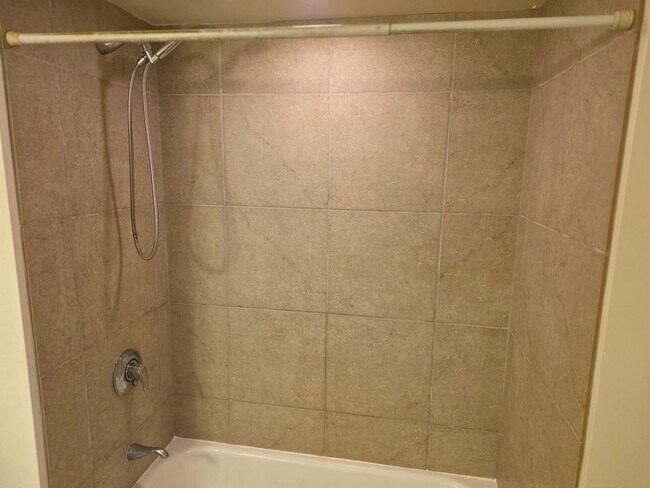 Building Photo - Immaculate Contemporary Living in Kaka‘ako- 2 bedroom, 2 bathroom, 2 covered parking stall, and I...