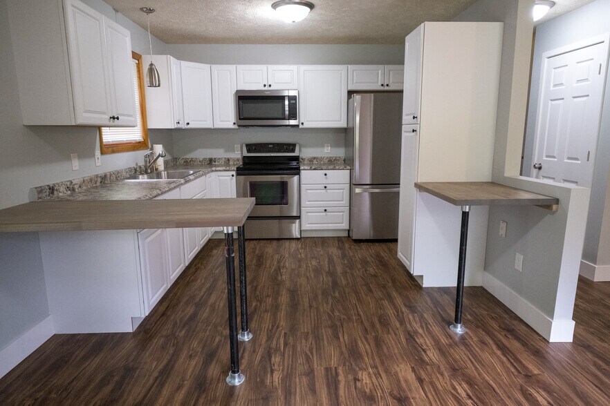 Building Photo - 4263 Eagle Crest Dr