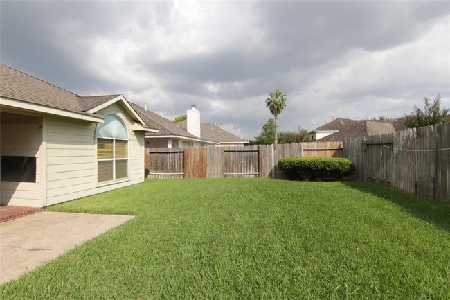Building Photo - 3231 Stratford Pointe Dr