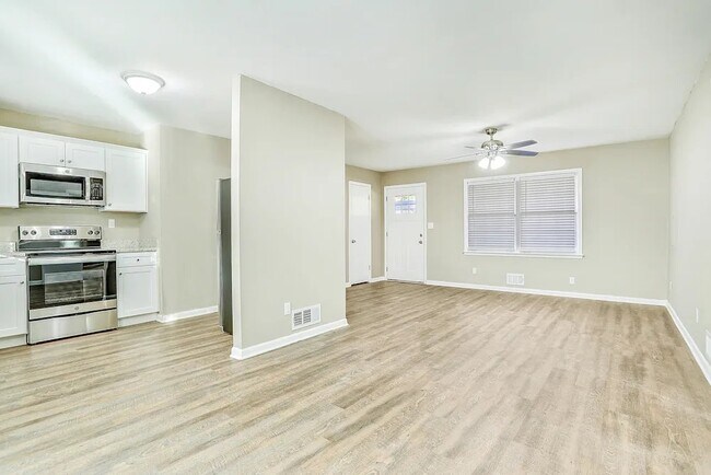 Building Photo - 844 Parkstone Dr