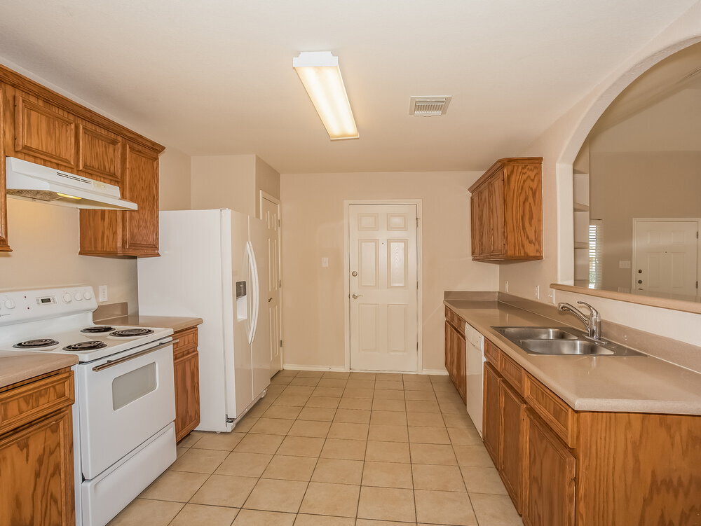 Building Photo - 18719 Reynolds Park Dr