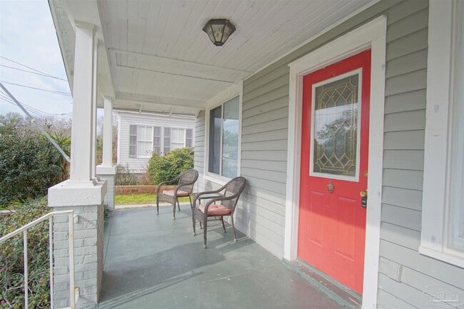 Building Photo - 1504 E Strong St