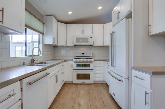 Building Photo - 3560 Turquoise Ln